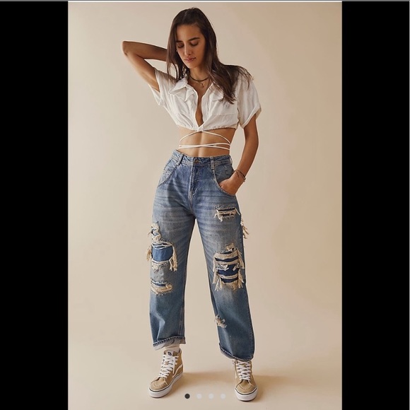 NWOT Free people Barrel denim jeans with blue and white flower print - Picture 2 of 7